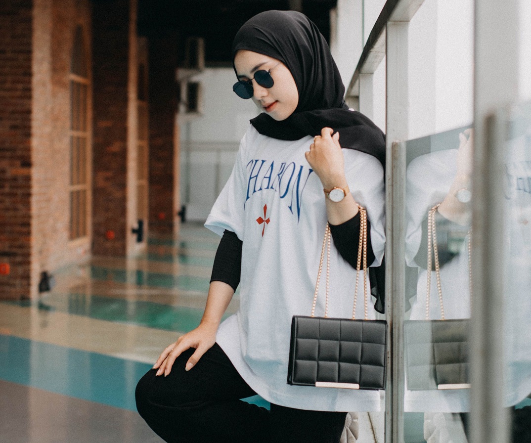 bags for university girls in Pakistan - Hawkiez Pakistan